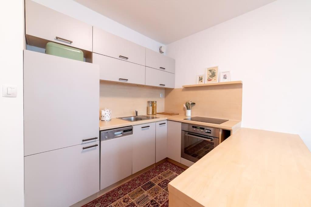 Grape Apartment Bratislava Exterior photo